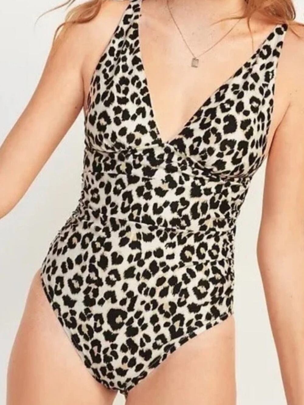 Old Navy Women’s Ruched Deep V-Neck One Piece Swimsuit Leopard Animal Print M